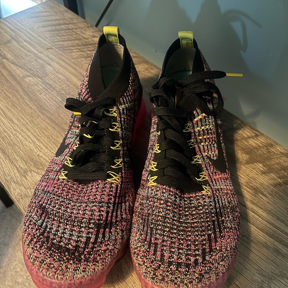 Nike Air VaporMax Flyknit 3 - women’s 11 - EXCELLENT condition